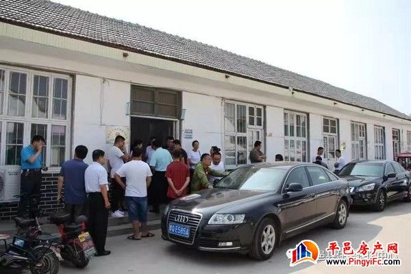 平邑县住房保障中心到城中社区 开展“双报到”活动