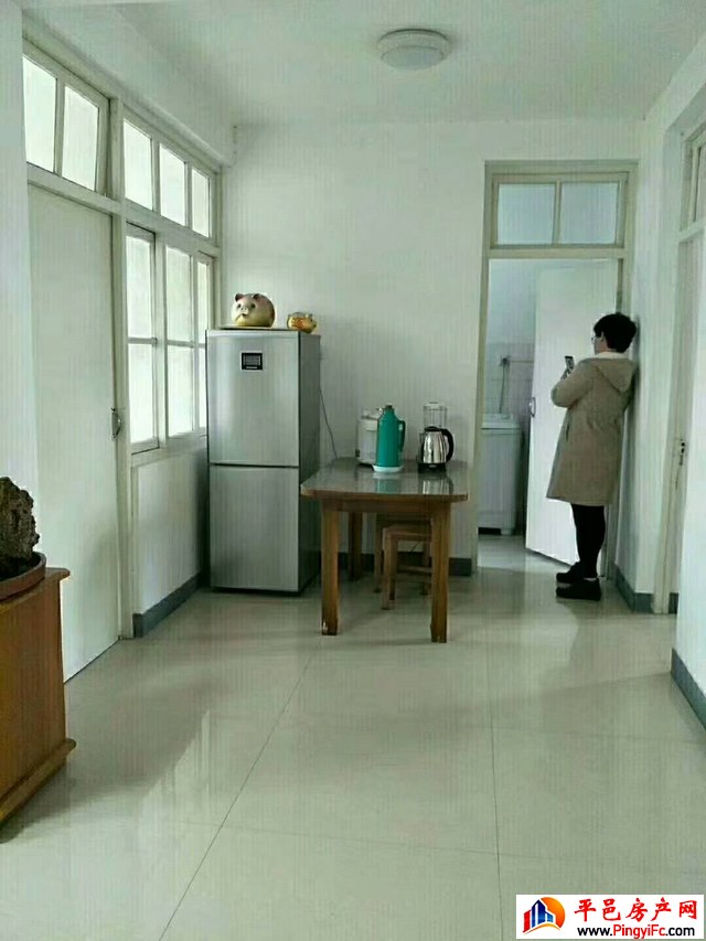 财源小区 3室1厅 76平米 简单装修 1100元/月