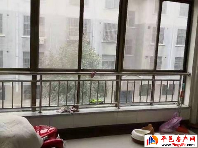 荣达小区 3室2厅 155平米 精装修 13500元/年