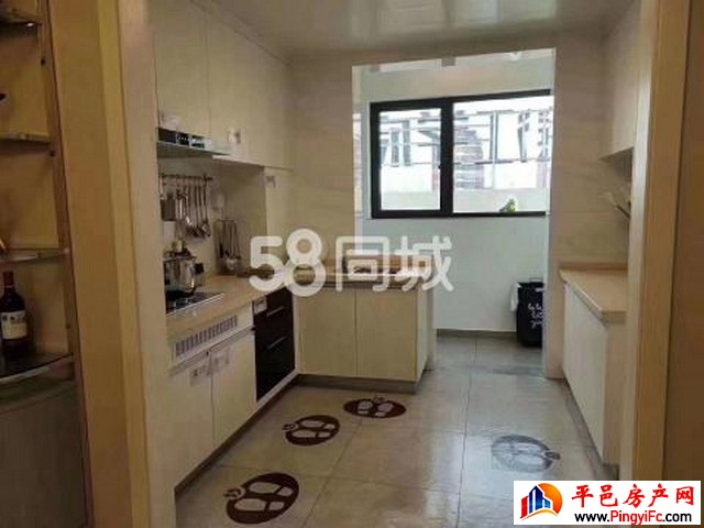 浚东社区 3室2厅 136平米 精装修 15000元/月