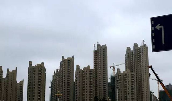 房价为啥一直涨？新华社：造假炒作推高房价预期