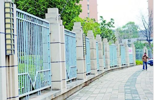 住建部：打开封闭小区不能简单地理解为“拆围墙”