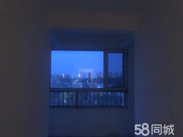 河湾社区 5室2厅 190平米 简单装修 13000元/年