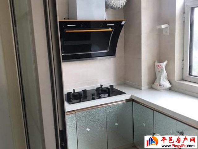 河湾社区 5室2厅 160平米 简单装修 1200元/月