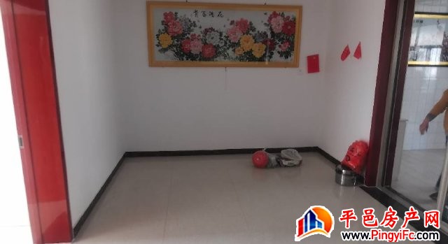 中央华府 3室2厅 80平米 精装修 830元/月